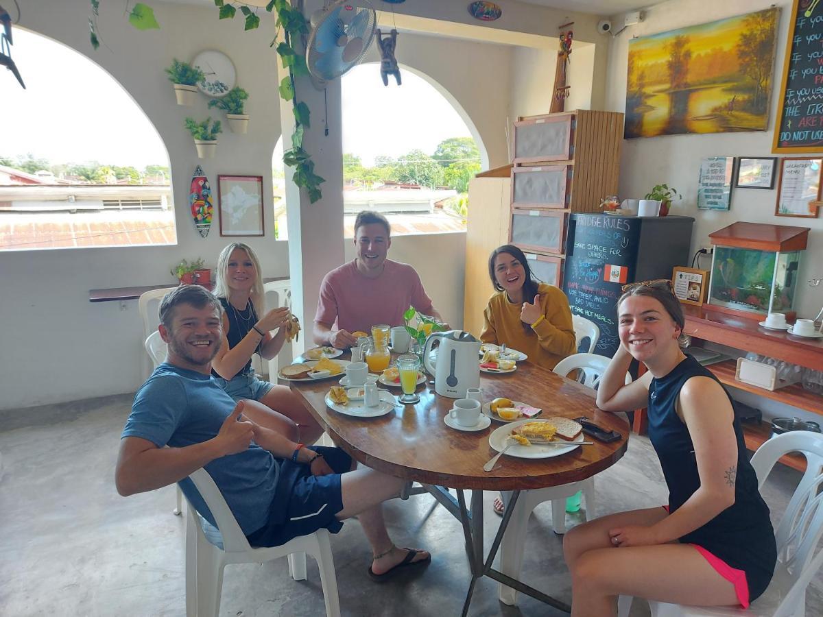 Amazon House Hostel Iquitos Extérieur photo