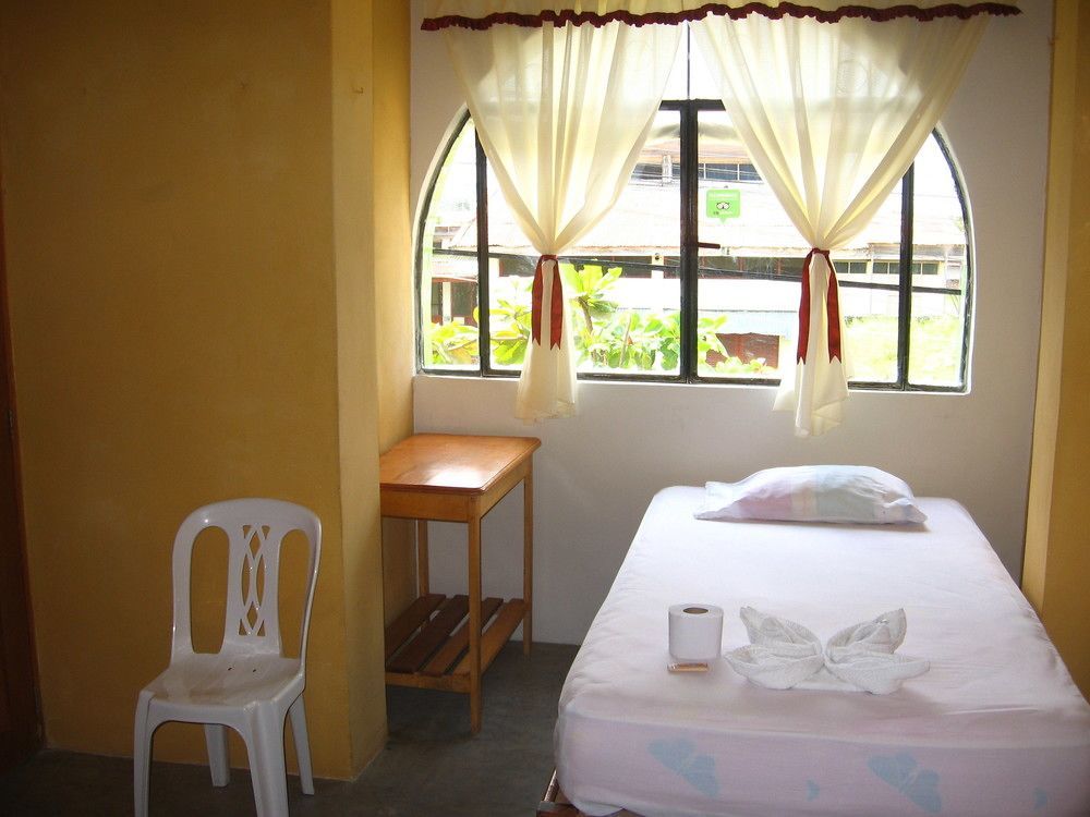 Amazon House Hostel Iquitos Extérieur photo