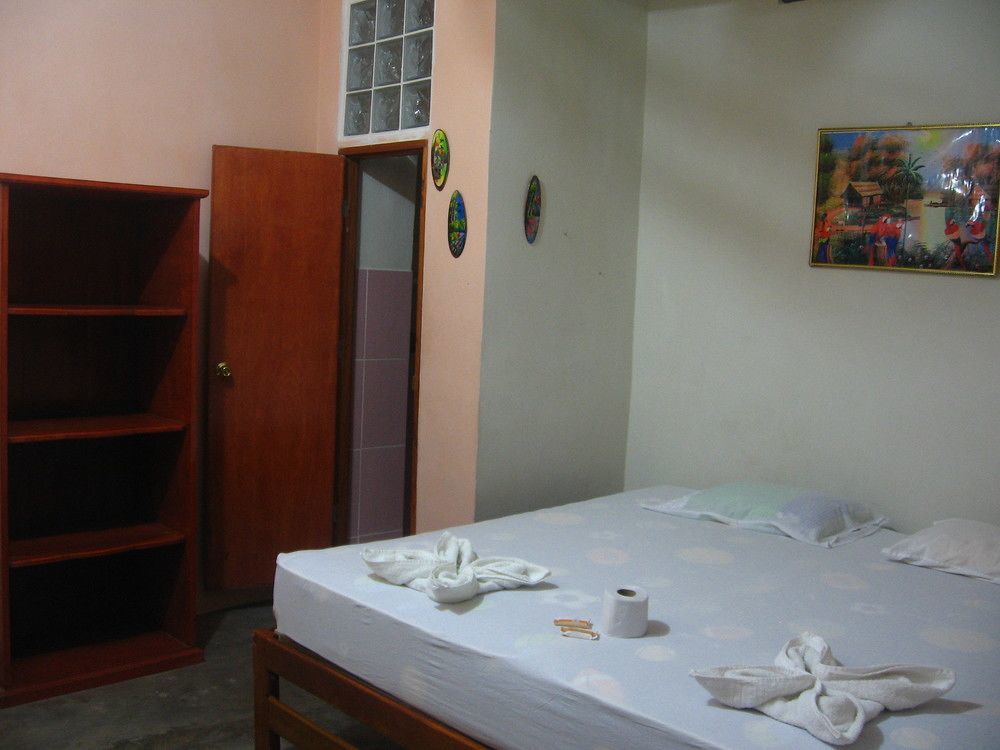 Amazon House Hostel Iquitos Extérieur photo