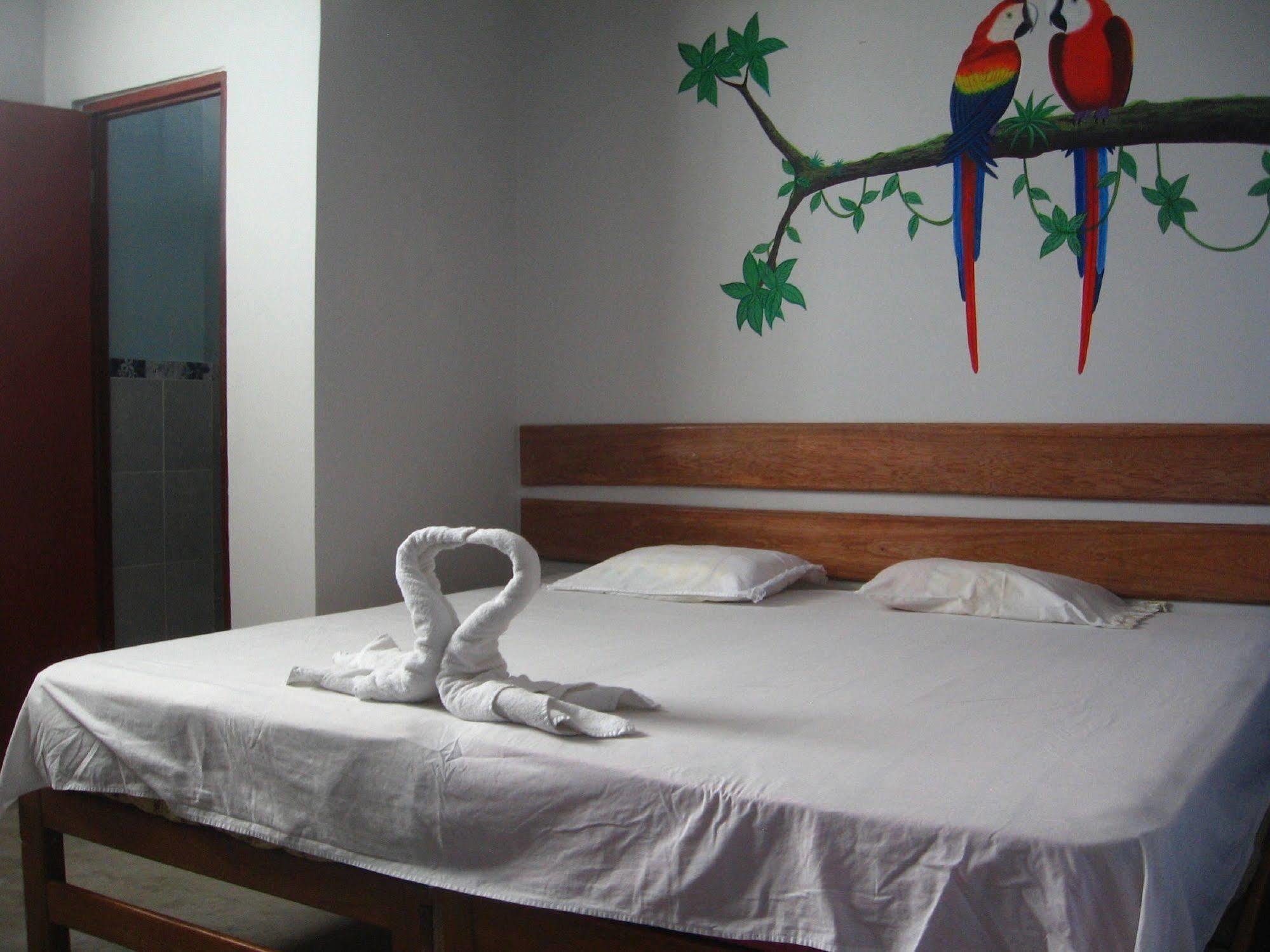 Amazon House Hostel Iquitos Extérieur photo